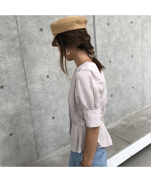 copine（コピン）の「【期間限定価格】Vネックパールボタンタックデザインブラウス(4color)【クリックポスト対象商品】（シャツ/ブラウス・レディース・その他）」の2枚目の写真