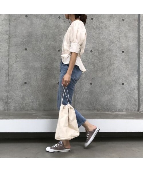 copine（コピン）の「【期間限定価格】Vネックパールボタンタックデザインブラウス(4color)【クリックポスト対象商品】（シャツ/ブラウス・レディース・その他）」の11枚目の写真