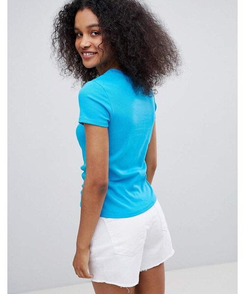 MONKI（モンキ）の「Monki slim fit t-shirt（Tシャツ/カットソー・レディース・Blue・S/M/L/XS）」の4枚目の写真