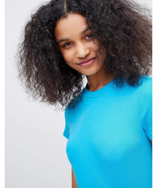 MONKI（モンキ）の「Monki slim fit t-shirt（Tシャツ/カットソー・レディース・Blue・S/M/L/XS）」の2枚目の写真
