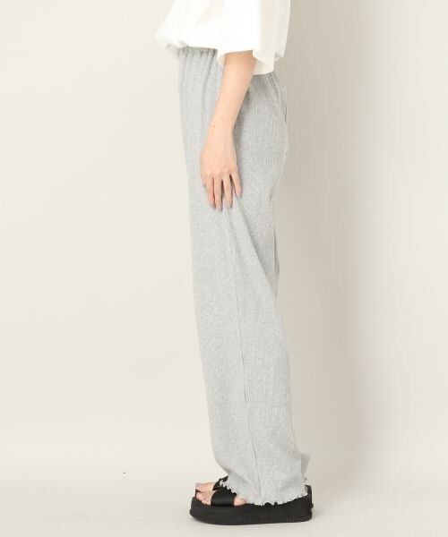 LOWRYS FARM（ローリーズファーム）の「★WEB先行予約アイテム★カットメローパンツ（パンツ・グレー）」の3枚目の写真