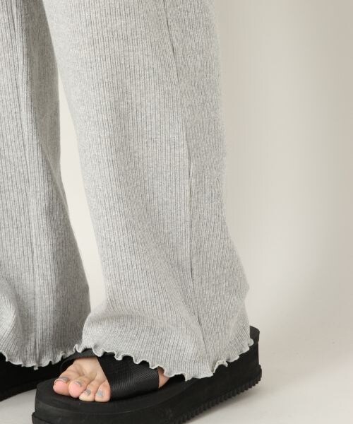 LOWRYS FARM（ローリーズファーム）の「★WEB先行予約アイテム★カットメローパンツ（パンツ・グレー）」の7枚目の写真