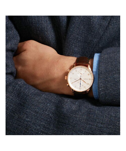 IWC（インターナショナルウォッチカンパニー）の「IWC SCHAFFHAUSEN Portugieser Chronograph 40.9mm 18-Karat Red Gold And Alligator Watch（アナログ腕時計・メンズ・White・One Size）」の3枚目の写真
