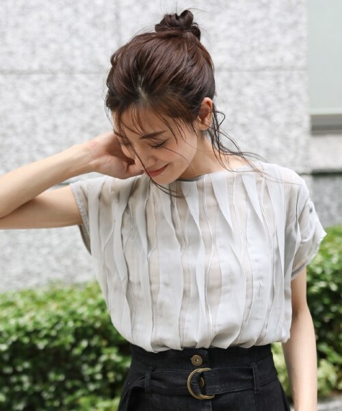 laboratory work（ラボラトリーワーク）の「デザインシフォンプルオーバー（トップス・ホワイト/ブラック/グレー）」の3枚目の写真