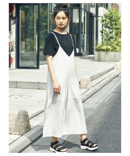 E hyphen world gallery（イーハイフンワールドギャラリー）の「・ドットワイドオールインワン（オールインワン・サロペット・オフホワイト/ブラック・F）」の3枚目の写真