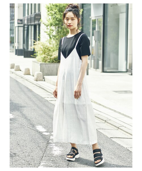 E hyphen world gallery（イーハイフンワールドギャラリー）の「・ドットワイドオールインワン（オールインワン・サロペット・オフホワイト/ブラック・F）」の2枚目の写真