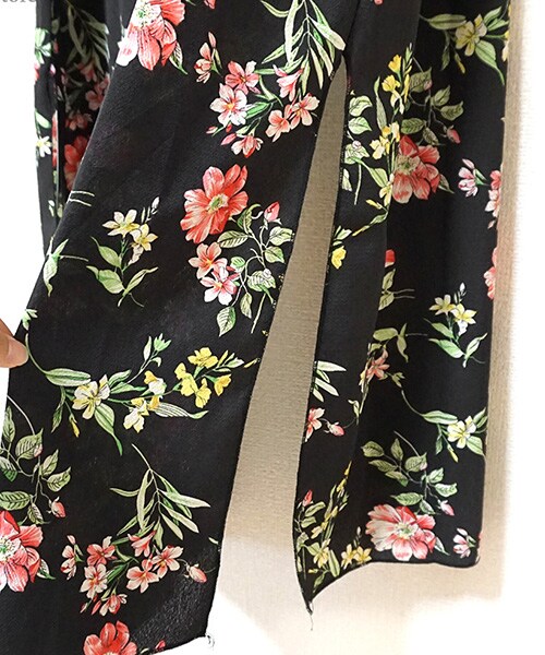 Tiffee SELECT(ティフィーセレクト)の「花柄シフォンロングカーディガンガウン(カーディガン/ボレロ・レディース・ブラック・F)」の2枚目の写真