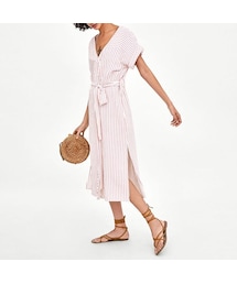 ZARA（ザラ）の「ストライプ柄ミディ丈ワンピース 赤 半袖