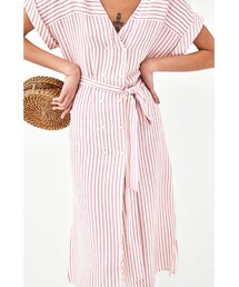 ZARA（ザラ）の「ストライプ柄ミディ丈ワンピース 赤 半袖