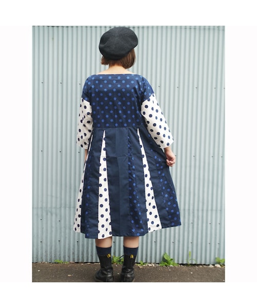 NIRAME.CO（ニラメッコ）の「【ラスト１点】げワンピ～ネイビー×ドット～（ワンピース・メンズ・その他）」の3枚目の写真