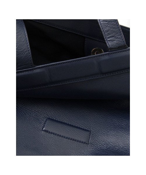 URBAN RESEARCH(アーバンリサーチ)の「UNDER BAR RAW .@MINIM LETHER PAPER 2WAY BAG(バッグ・レディース・Black/Navy/Bordeaux/Off・-)」の16枚目の写真