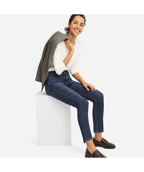 UNIQLO（ユニクロ）の「ハイライズシガレットジーンズ（丈標準70cm）（デニムパンツ・レディース・BLACK 09/NAVY 69/WHITE 00/BLUE 67・36/34/23/25/30/28/27/26/21/29/24/22/32）」の4枚目の写真