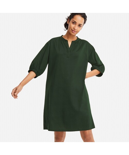 UNIQLO（ユニクロ）の「マーセライズギャザースリーブワンピース（7分袖）（ワンピース・レディース・BLACK 09/NATURAL 30/DARK GREEN 59・M/XXL/S/XL/XS/L）」の3枚目の写真