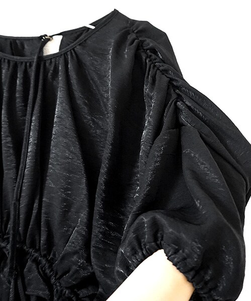 Tiffee SELECT（ティフィーセレクト）の「バックカシュクールドレープペプラムカットソ（シャツ/ブラウス・レディース・レッド/ブラック・F）」の4枚目の写真