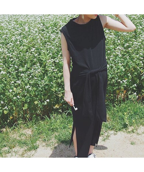 no brand（ノーブランド）の「[ RE-ARRIVAL ]   スリットノースリカットOP（ワンピース・レディース・その他）」の3枚目の写真