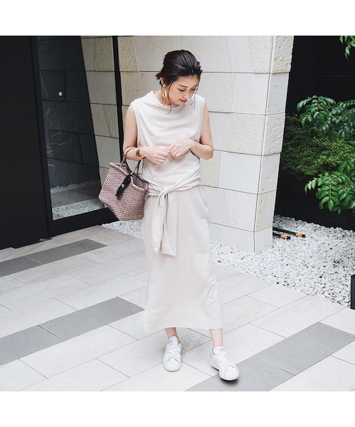 no brand（ノーブランド）の「[ RE-ARRIVAL ]   スリットノースリカットOP（ワンピース・レディース・その他）」の2枚目の写真