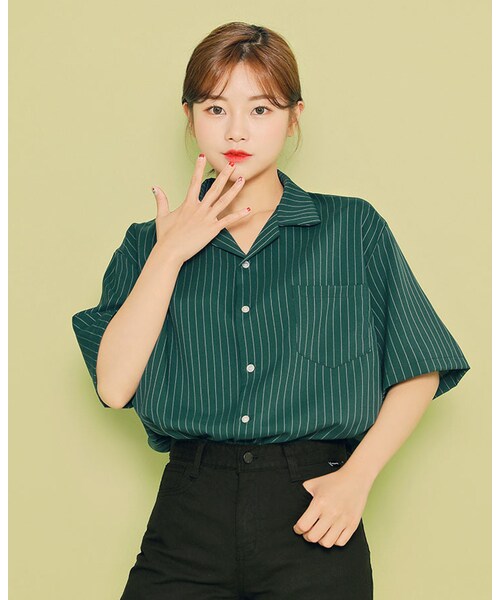HOTPING（ホッピン）の「ワンポケットストライプシャツ（シャツ/ブラウス・レディース・ブラック/マスタード/グリーン/スカイ/ネイビー/ベージュ/ホワイト/ピンク・フリーサイズ(XS-XL)	）」の4枚目の写真