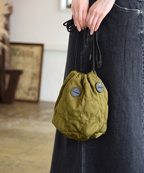 studio CLIP（スタディオクリップ）の「[WEB先行予約]コンバース巾着バッグ（バッグ・オレンジ/ベージュ/カーキ）」の3枚目の写真