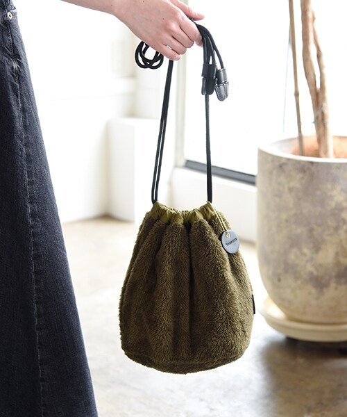 studio CLIP（スタディオクリップ）の「[WEB先行予約]コンバース巾着バッグ（バッグ・オレンジ/ベージュ/カーキ）」の4枚目の写真