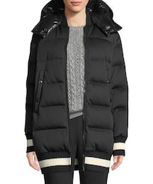 MONCLER（モンクレール）の「Moncler Harfang Puffer Coat w/ Contrast 
