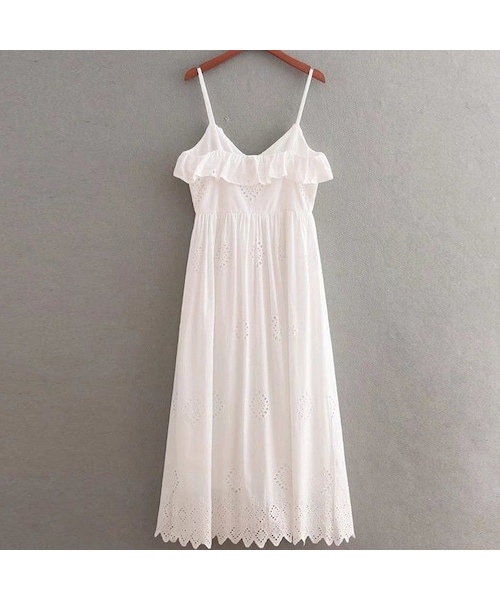 ZARA（ザラ）の「パーフォレーション加工&刺繍入りワンピース