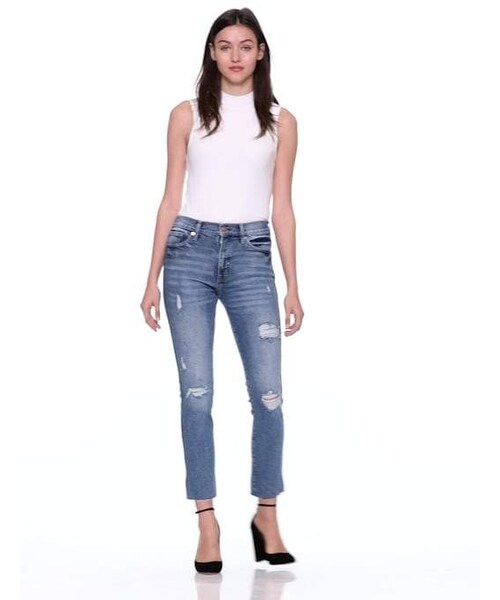 GAP(ギャップ)の「High Rise Slim Straight Jeans with Destruction(デニムパンツ・レディース・(Medium) Medium Destroy・Regular 24 X Regular/Regular 25 X Regular/Regular 26 X Regular/Regular 28 X Regular/Regular 30 X Regular/Regular 32 X Regular/Regular 34 X Regular/Tall 27 X Tall)」の6枚目の写真