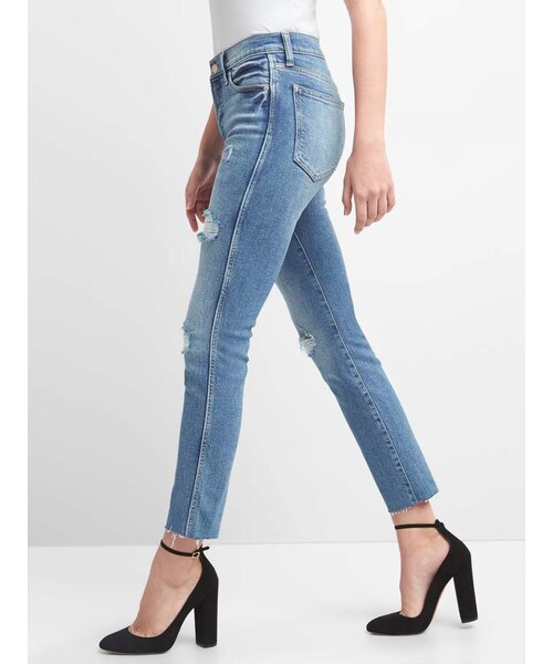 GAP(ギャップ)の「High Rise Slim Straight Jeans with Destruction(デニムパンツ・レディース・(Medium) Medium Destroy・Regular 24 X Regular/Regular 25 X Regular/Regular 26 X Regular/Regular 28 X Regular/Regular 30 X Regular/Regular 32 X Regular/Regular 34 X Regular/Tall 27 X Tall)」の2枚目の写真