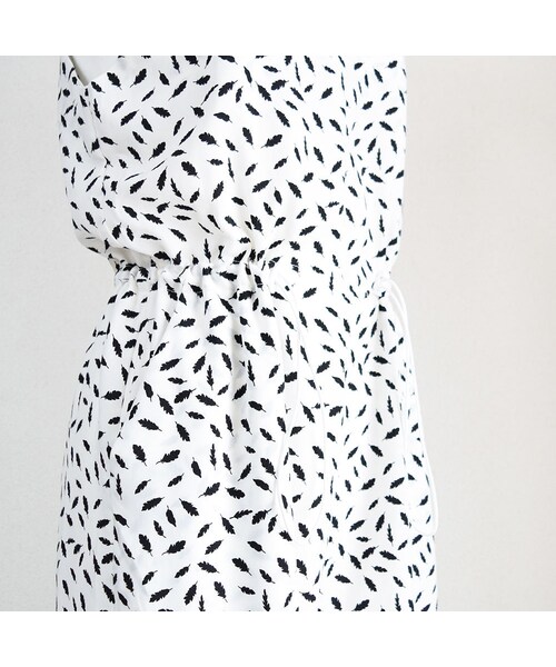 no brand（ノーブランド）の「【 MORE SALE 】フェザープリントロンパース（ワンピース・レディース・その他）」の7枚目の写真