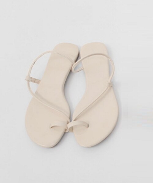 Dailyabout(デイリーアバウト)の「ストラップフェイクレザーサンダル(サンダル・レディース・ホワイト/ベージュ/ブラック・230/235/240/245)」の1枚目の写真