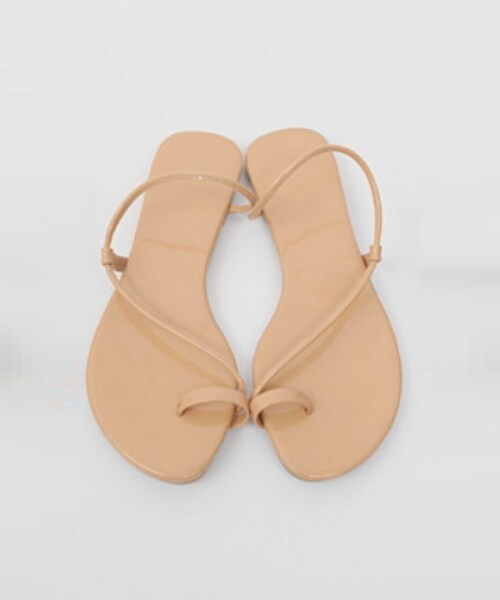 Dailyabout(デイリーアバウト)の「ストラップフェイクレザーサンダル(サンダル・レディース・ホワイト/ベージュ/ブラック・230/235/240/245)」の3枚目の写真