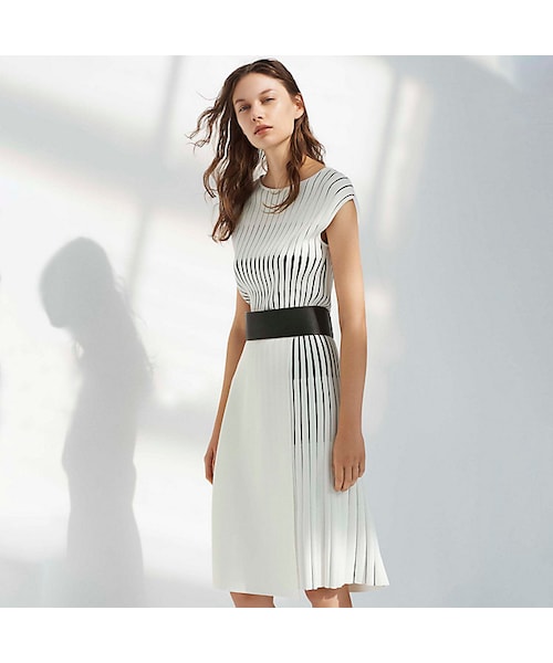 EPOCA（エポカ）の「プリーツ見えバイカラーニット プルオーバー