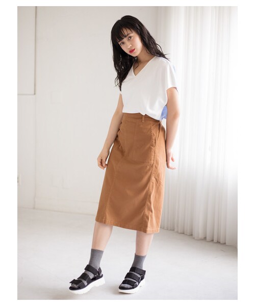 E hyphen world gallery(イーハイフンワールドギャラリー)の「・カラーベイカーポケットスカート(スカート・ベージュ/キャメル/カーキ/ネイビー・F)」の2枚目の写真