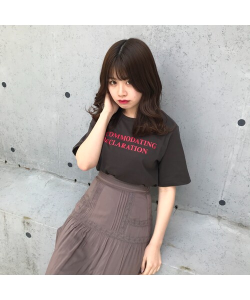 ADIRA(アディラ)の「logo tee(Tシャツ/カットソー・レディース・ブラック/ホワイト/ベージュ・FREE)」の1枚目の写真