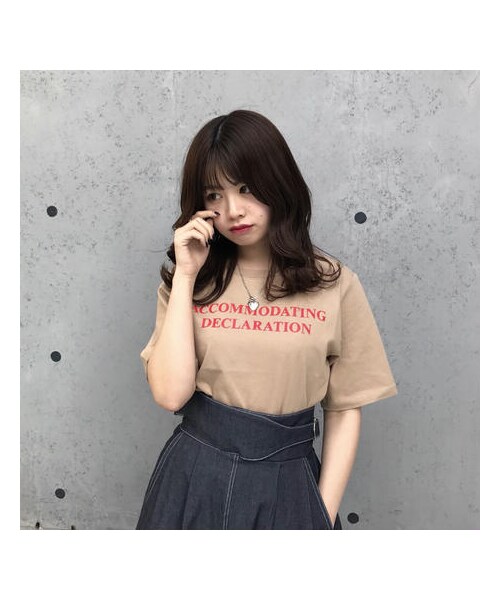 ADIRA(アディラ)の「logo tee(Tシャツ/カットソー・レディース・ブラック/ホワイト/ベージュ・FREE)」の3枚目の写真