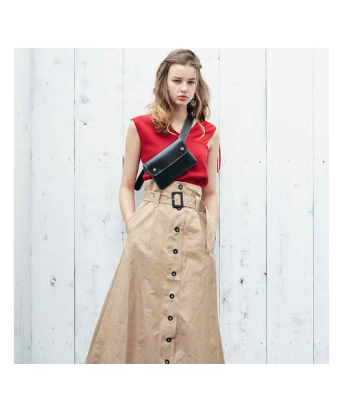 ADIRA（アディラ）の「drawstring sholder TP（Tシャツ/カットソー・レディース・ブラック/レッド・FREE）」の2枚目の写真