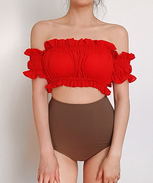 DHOLIC（ディーホリック）の「フリルヘムオフショルビキニトップ（水着・レディース・ホワイト/ブラック/レッド/オレンジ・FREE）」の3枚目の写真