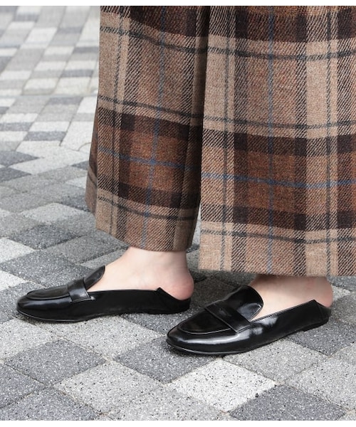 ADAM ET ROPE'（アダムエロペ）の「バブーローファー（シューズ・レディース・ブラック系2/キャメル/ブラック・23.5/24.0/22.5/24.5/23.0）」の2枚目の写真