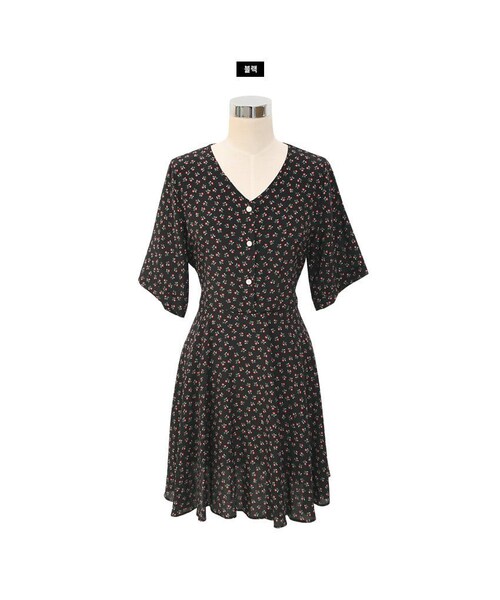 Dailyabout（デイリーアバウト）の「Vネックフラワー柄ワンピース（ワンピース・レディース・レッド/ブラック・FREE）」の2枚目の写真