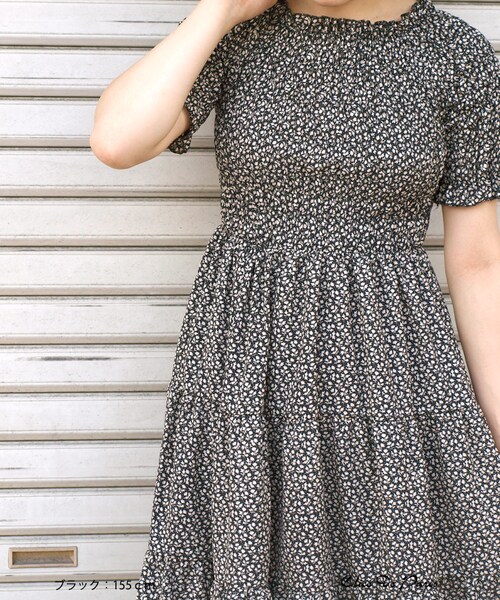 paravion（パラビオン）の「K/小花柄シャーリングティアードワンピース（ワンピース/ドレス・レディース・ブラック/ネイビー/レッド・ONE）」の11枚目の写真
