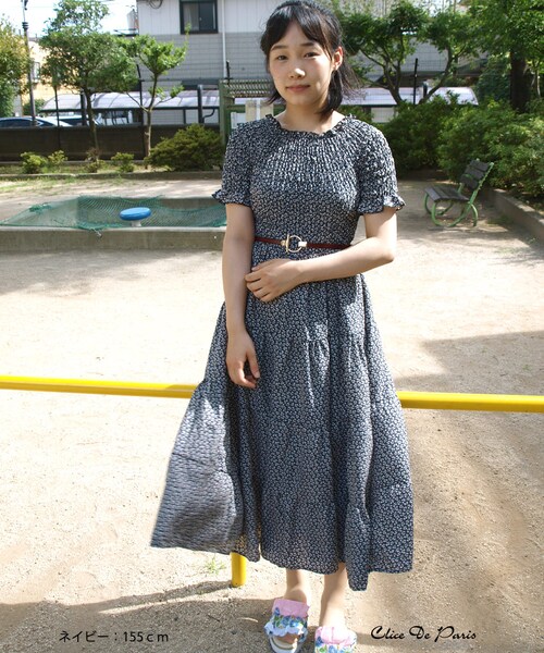 paravion（パラビオン）の「K/小花柄シャーリングティアードワンピース（ワンピース/ドレス・レディース・ブラック/ネイビー/レッド・ONE）」の6枚目の写真