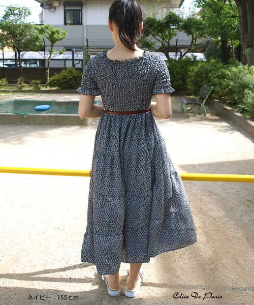 paravion（パラビオン）の「K/小花柄シャーリングティアードワンピース（ワンピース/ドレス・レディース・ブラック/ネイビー/レッド・ONE）」の8枚目の写真