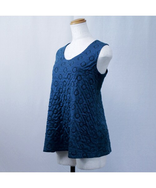 no brand（ノーブランド）の「【バッククロスシリーズ】立体水玉柄のノースリーブカットソー　(ブルー)　D51　【送料・代引き手数料無料】（Tシャツ/カットソー・レディース・その他）」の9枚目の写真