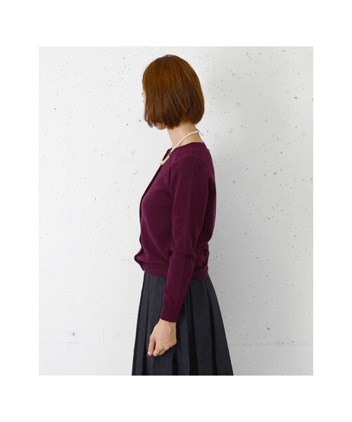 URBAN RESEARCH DOORS(アーバンリサーチドアーズ)の「ウールカシミアクルーネックカーデ(トップス・レディース・ダークグリーン/レッド/ネイビー/杢グレー/ボルドー・one)」の11枚目の写真