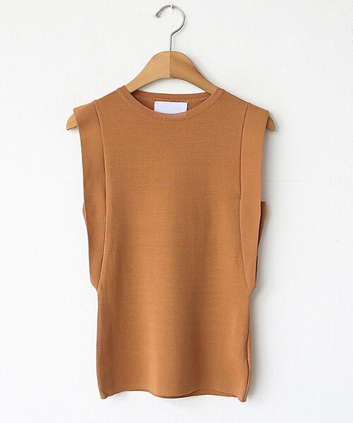 DHOLIC(ディーホリック)の「ショルダーディテールニットスリーブレス(Tシャツ/カットソー・レディース・グリーン/ホワイト/ブラック/ベージュ/ブラウン・FREE)」の4枚目の写真