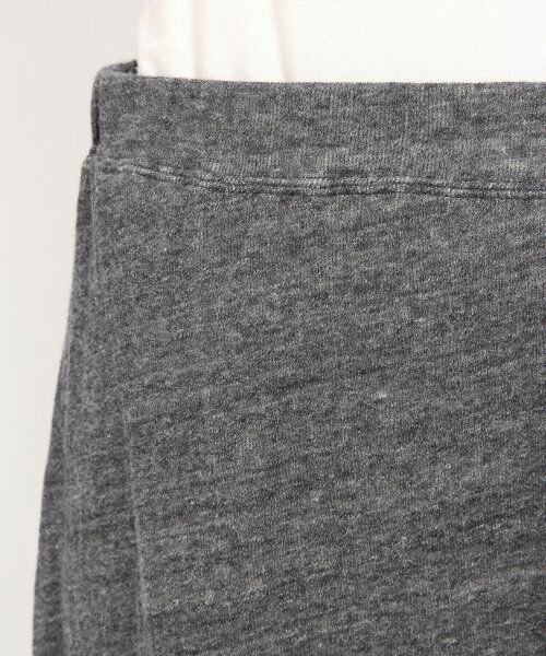 GLOBAL WORK(グローバルワーク)の「セッケツマキシスカート(スカート・レディース・グリーン79/グレー15/チャコール19・L/M/S)」の7枚目の写真