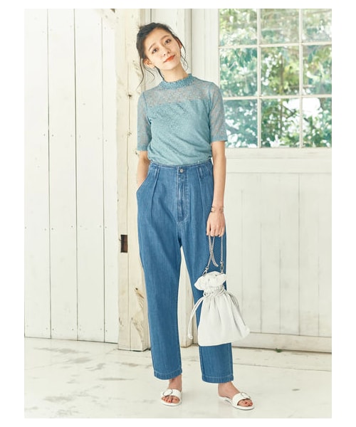 earth music&ecology（アースミュージックアンドエコロジー）の「・デニムバルーンパンツ（パンツ・ライトインディゴ/ダークインディゴ・S/M/L）」の3枚目の写真