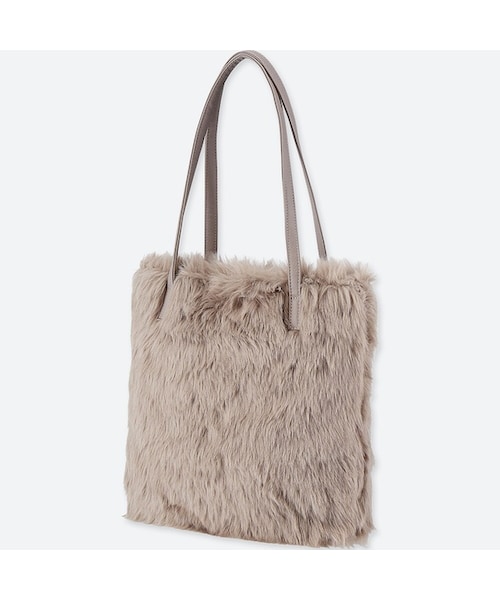 UNIQLO（ユニクロ）の「ファータッチトートバッグ（ハンドバッグ・レディース・BLACK 09/BROWN 37/GRAY 04・フリー）」の2枚目の写真