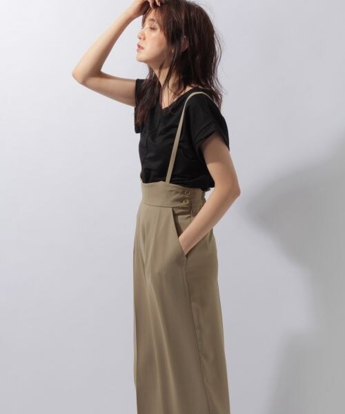 laboratory work(ラボラトリーワーク)の「スリムサス付きワイドパンツ(パンツ・ブラック/ベージュ)」の4枚目の写真