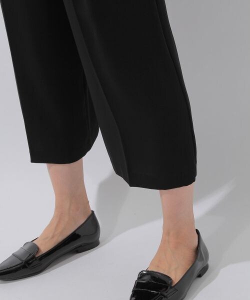 laboratory work(ラボラトリーワーク)の「スリムサス付きワイドパンツ(パンツ・ブラック/ベージュ)」の11枚目の写真