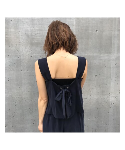 ADIRA（アディラ）の「back ribbon flare tank（タンクトップ・レディース・ホワイト/ブルー・F）」の2枚目の写真